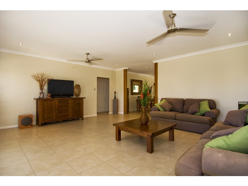 74 LEONARDS ACCESS, Kewarra Beach QLD 4879