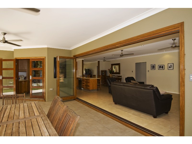 74 LEONARDS ACCESS, Kewarra Beach QLD 4879