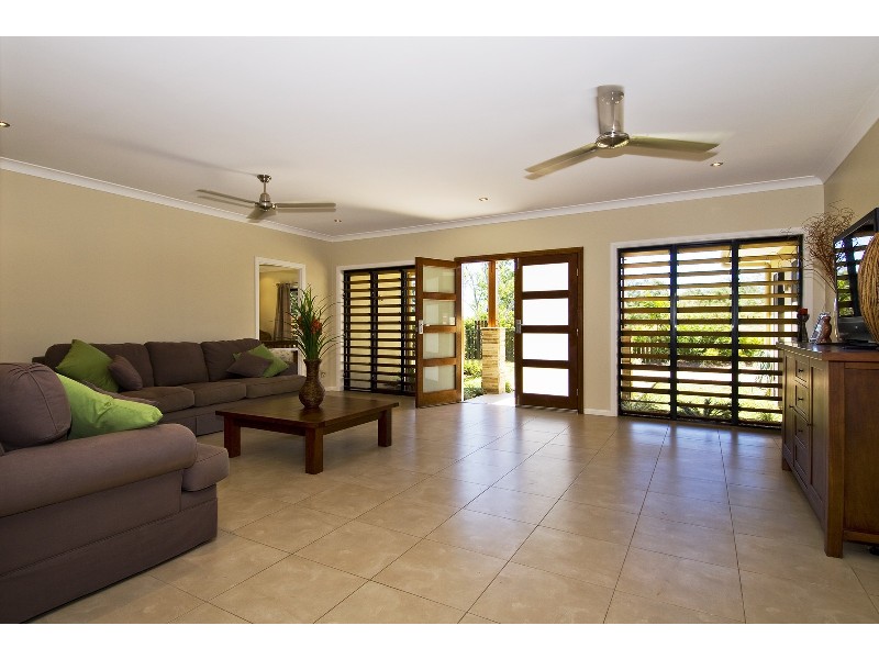 74 LEONARDS ACCESS, KEWARRA BEACH, Cairns QLD 4870