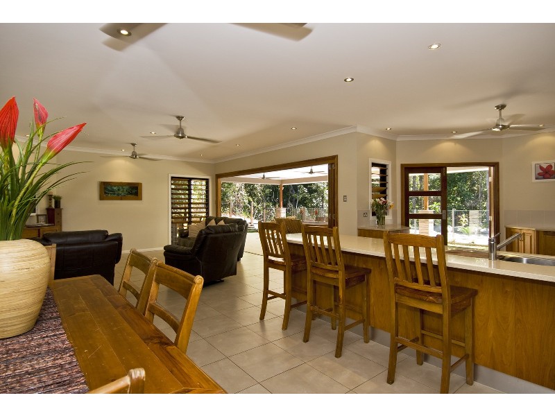 74 LEONARDS ACCESS, KEWARRA BEACH, Cairns QLD 4870