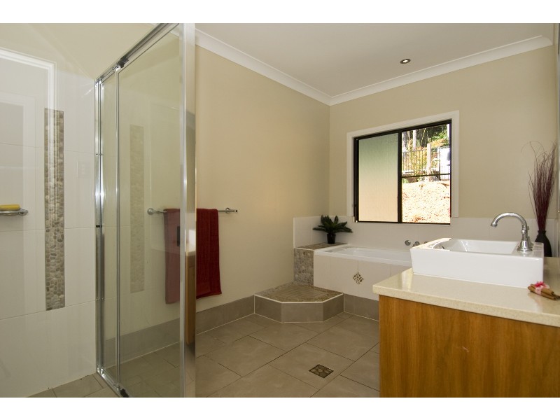 74 LEONARDS ACCESS, KEWARRA BEACH, Cairns QLD 4870