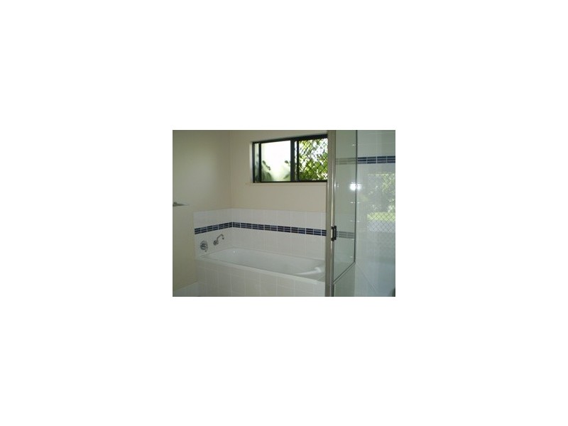 3 FRANKLIN CL, Clifton Beach QLD 4879