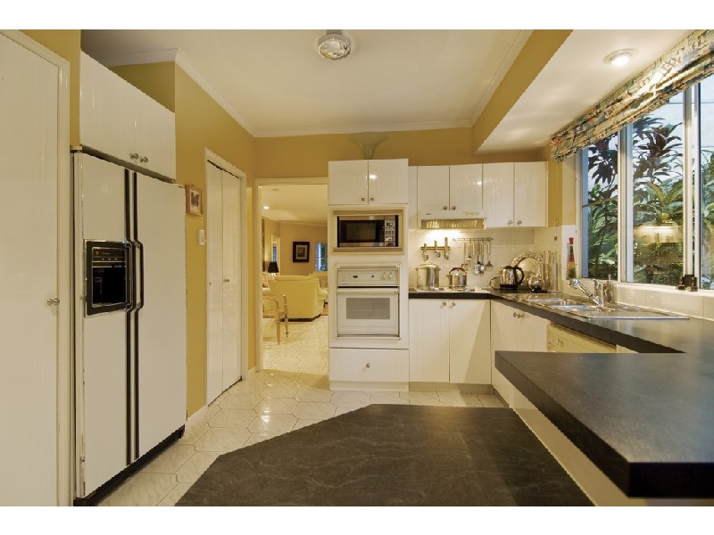 54 YULE AVE. CLIFTON BEACH, Cairns QLD 4870