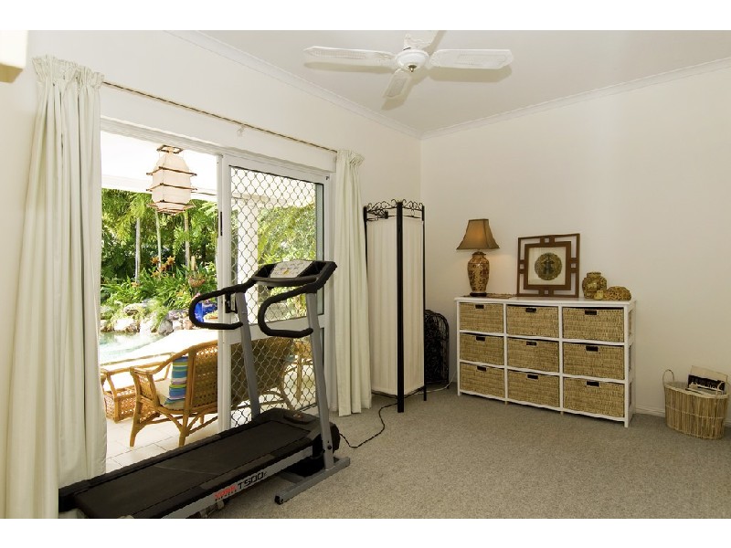 54 YULE AVE. CLIFTON BEACH, Cairns QLD 4870