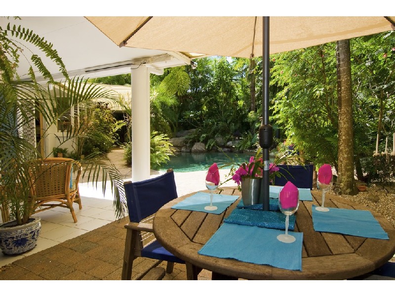 54 YULE AVE. CLIFTON BEACH, Cairns QLD 4870