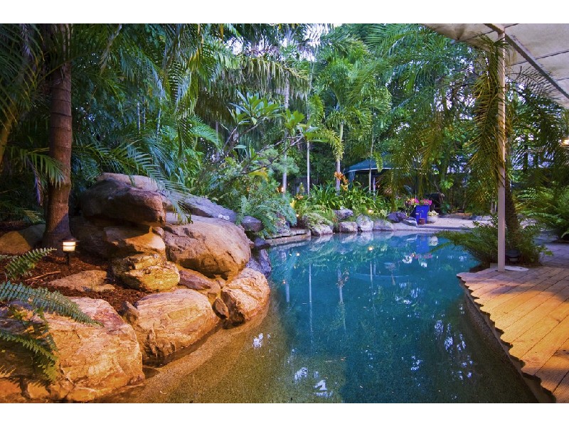 54 YULE AVE. CLIFTON BEACH, Cairns QLD 4870