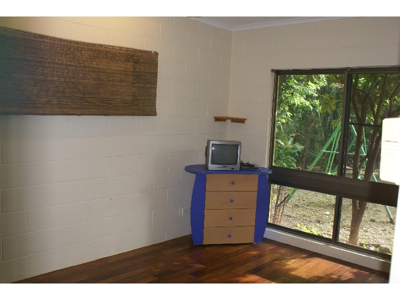 U1 & 2, 4 AGINCOURT CLOSE, Clifton Beach QLD 4879