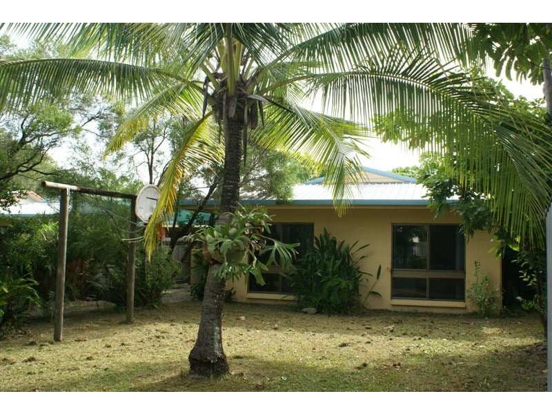 U1 & 2, 4 AGINCOURT CLOSE, Clifton Beach QLD 4879