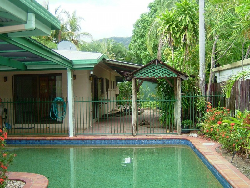 Clifton Beach QLD 4879