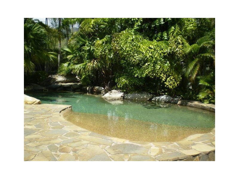 1 AGINCOURT CLOSE, Clifton Beach QLD 4879