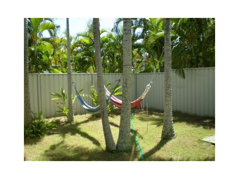 1 AGINCOURT CLOSE, Clifton Beach QLD 4879