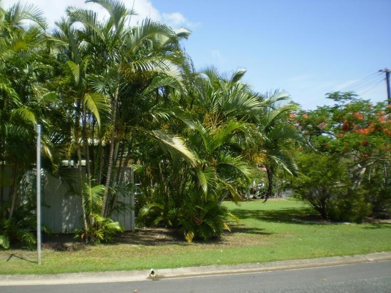 1 AGINCOURT CLOSE, Clifton Beach QLD 4879