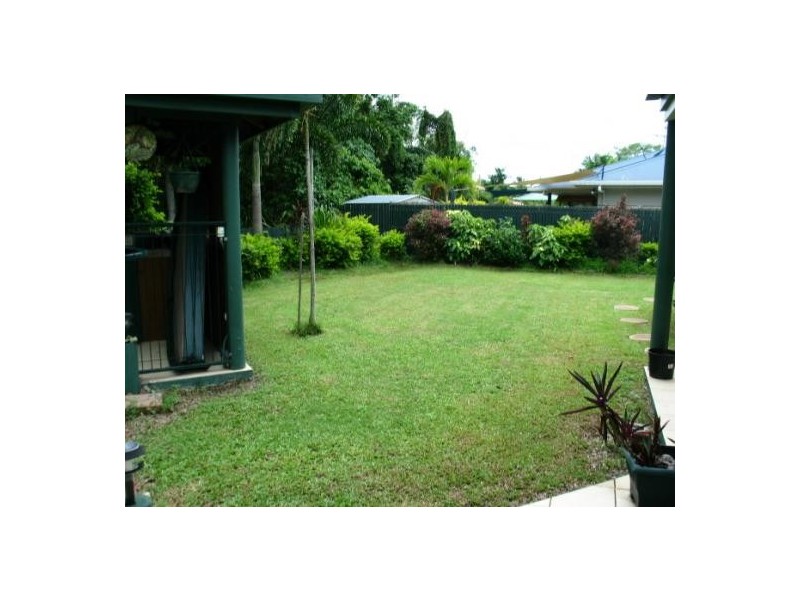 8 GREENHAVEN ST, Clifton Beach QLD 4879