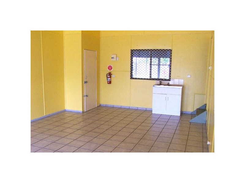 11 JOHNSTON STREET, Mossman QLD 4873