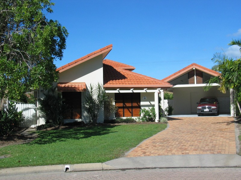 Kewarra Beach QLD 4879