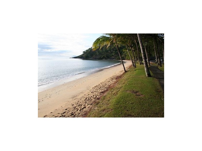 9 CORINDA, Trinity Beach QLD 4879