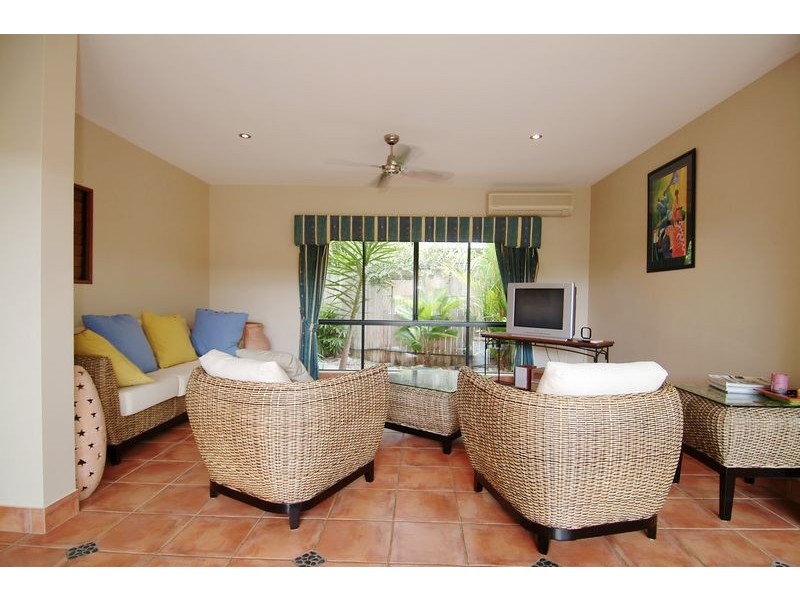 52 VEIVERS ROAD, Palm Cove QLD 4879