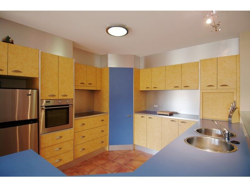 52 VEIVERS ROAD, Palm Cove QLD 4879