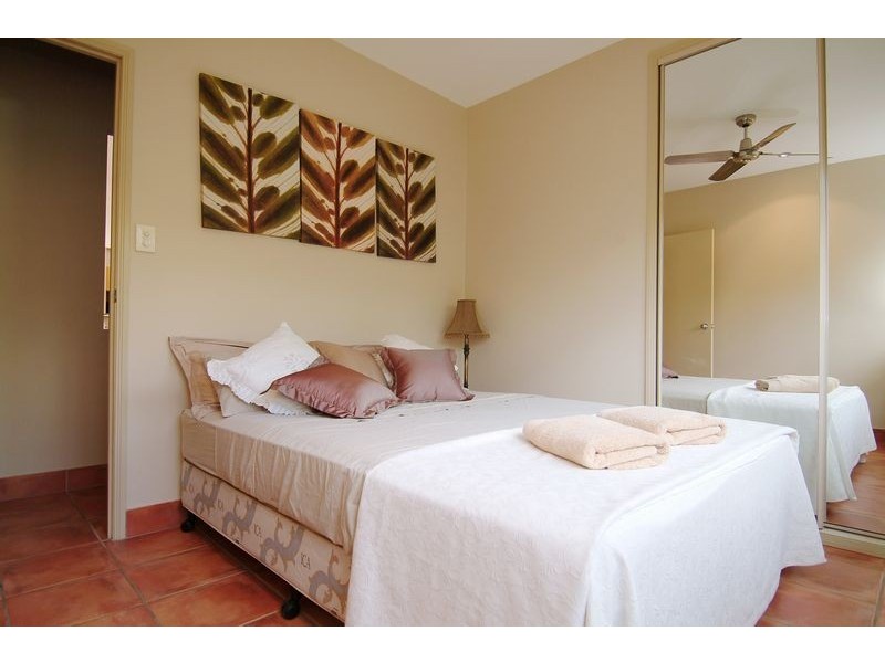 52 VEIVERS ROAD, Palm Cove QLD 4879
