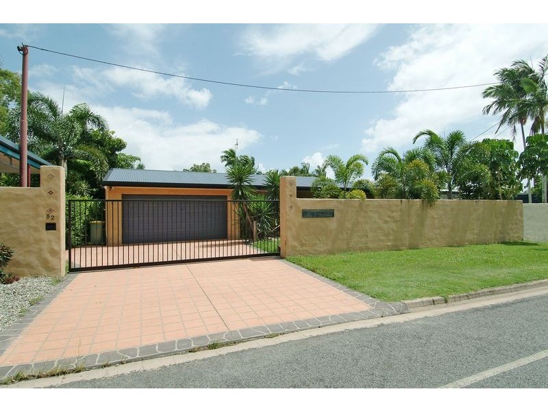 52 VEIVERS ROAD, Palm Cove QLD 4879