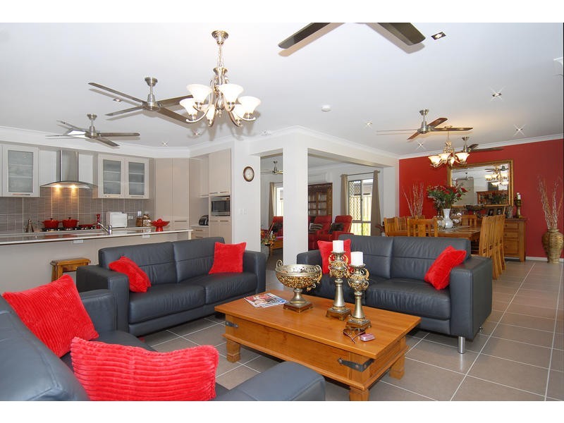 31 MULLER STREET,, Palm Cove QLD 4879