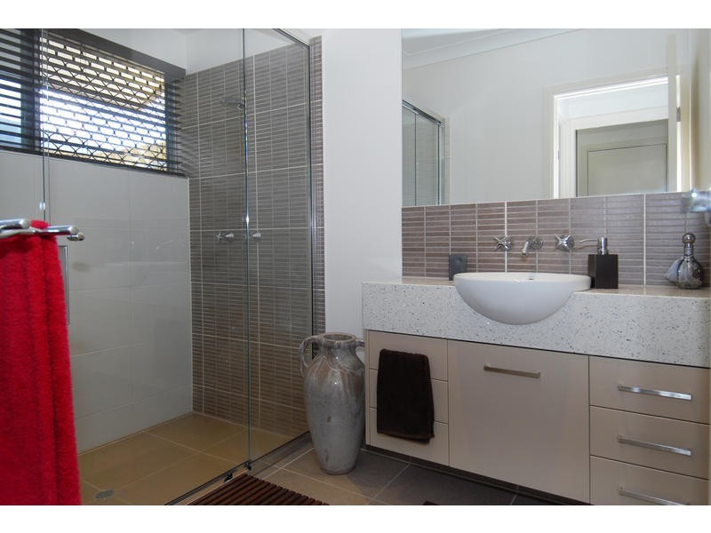 31 MULLER STREET,, Palm Cove QLD 4879