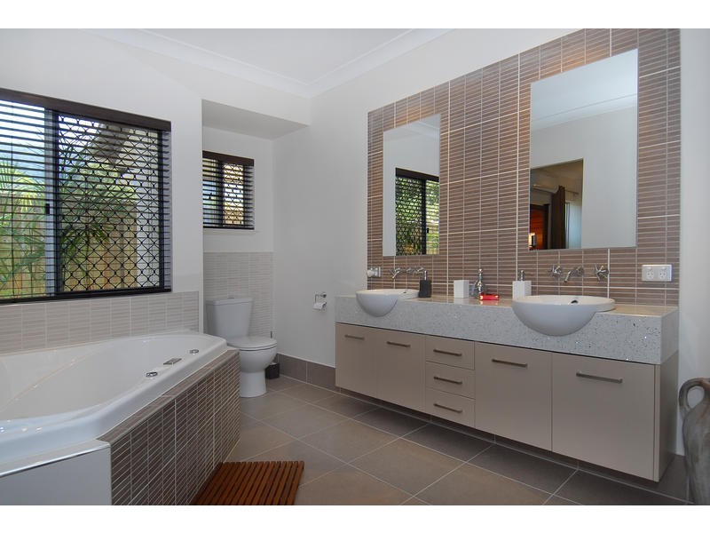 31 MULLER STREET,, Palm Cove QLD 4879