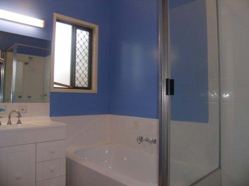 Holloways Beach QLD 4878