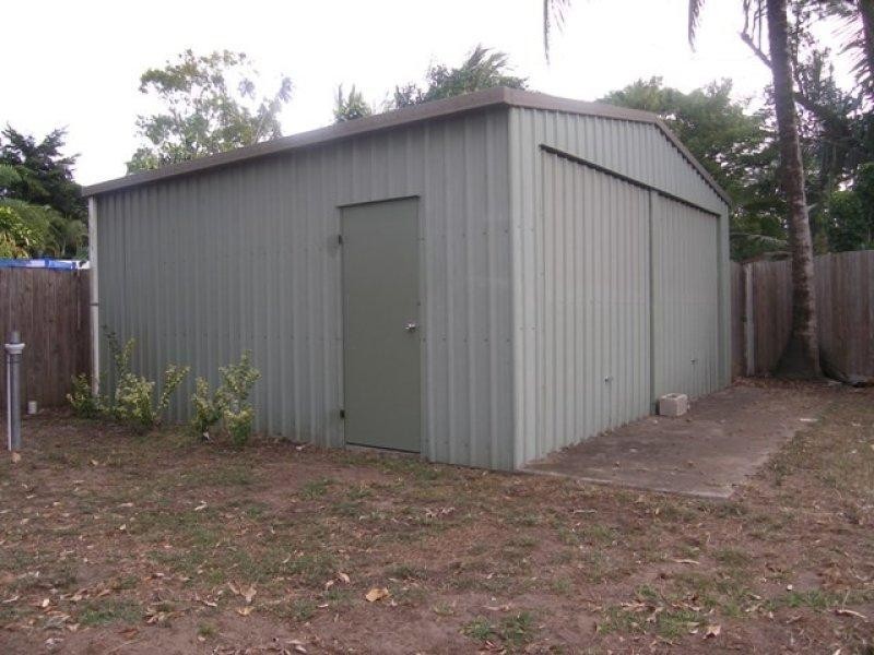 Holloways Beach QLD 4878