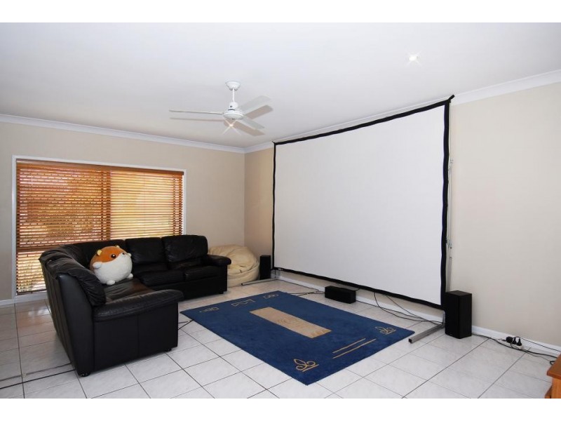 8 WARANA CLOSE, Kewarra Beach QLD 4879