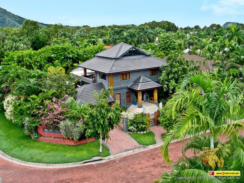 1 TURTLE CLOSE, CLIFTON BEACH, Cairns QLD 4870