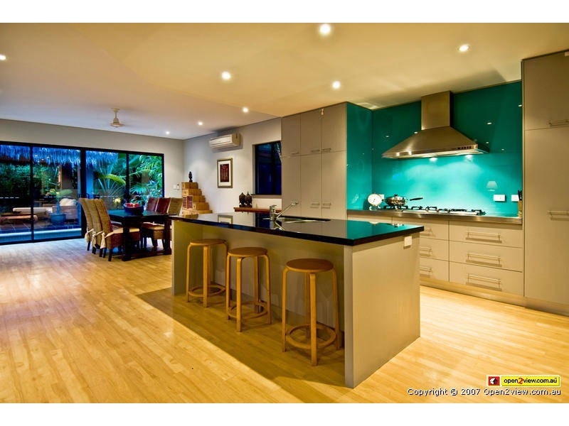 1 TURTLE CLOSE, CLIFTON BEACH, Cairns QLD 4870