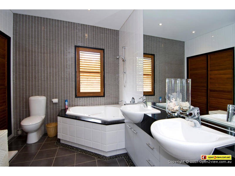 1 TURTLE CLOSE, CLIFTON BEACH, Cairns QLD 4870
