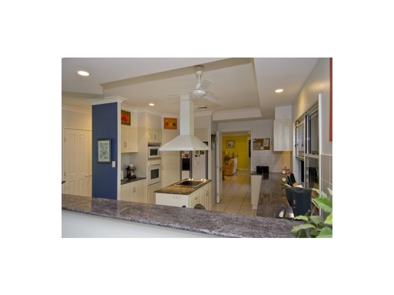 52 KEWARRA STREET, KEWARRA BEACH, Cairns QLD 4870