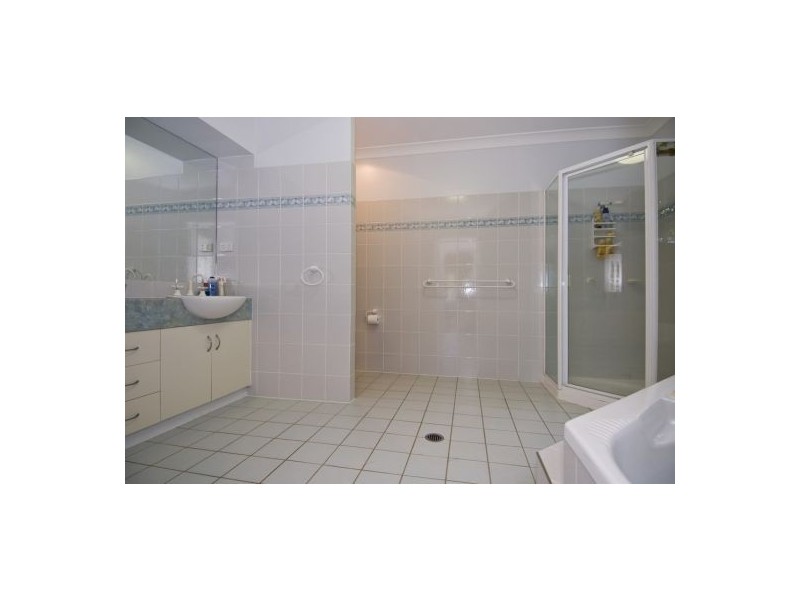 52 KEWARRA STREET, KEWARRA BEACH, Cairns QLD 4870