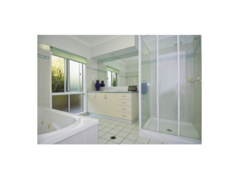 52 KEWARRA STREET, KEWARRA BEACH, Cairns QLD 4870