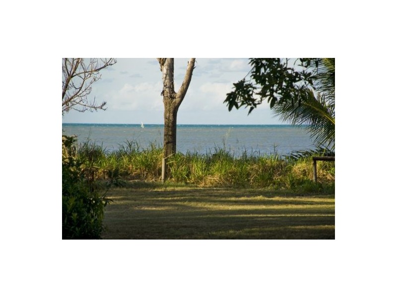 52 KEWARRA STREET, KEWARRA BEACH, Cairns QLD 4870