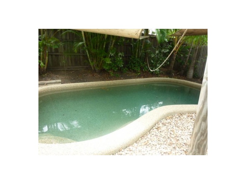 11 HELSDON CLOSE, Clifton Beach QLD 4879