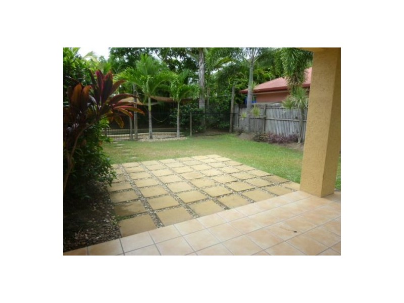 11 HELSDON CLOSE, Clifton Beach QLD 4879