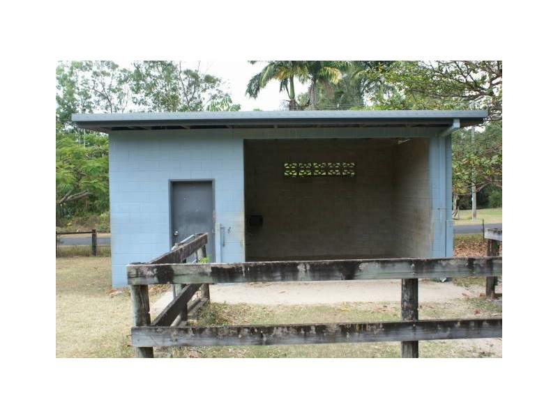 1 PETRICOLA STREET, Clifton Beach QLD 4879