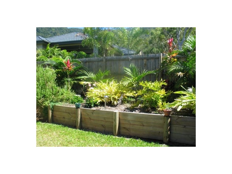 17 SECLUSION DR, Palm Cove QLD 4879