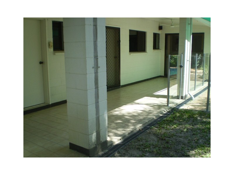 12  THAIS STREET, Palm Cove QLD 4879