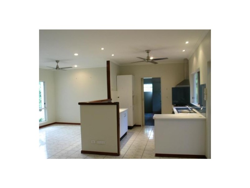 9 ST CRISPIN, Clifton Beach QLD 4879