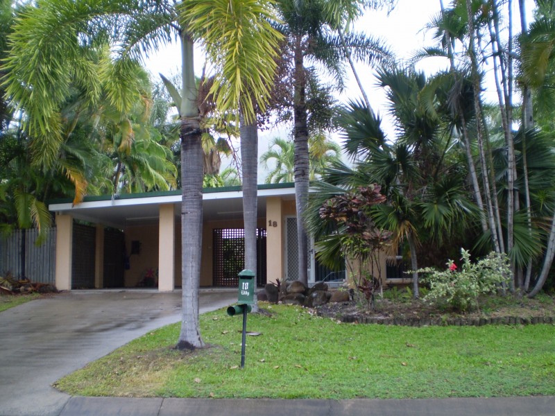 Clifton Beach QLD 4879
