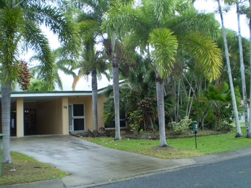 Clifton Beach QLD 4879