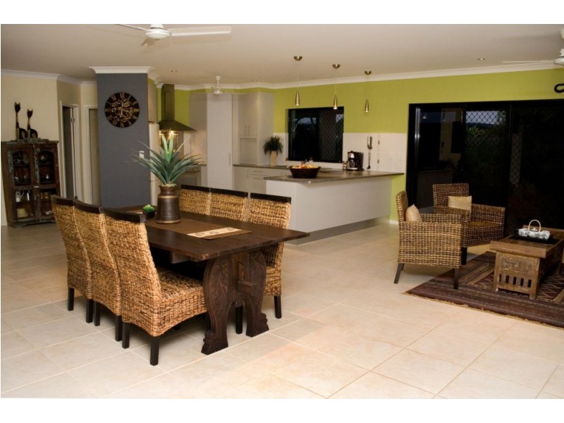 17 BURRANONG STREET, Kewarra Beach QLD 4879