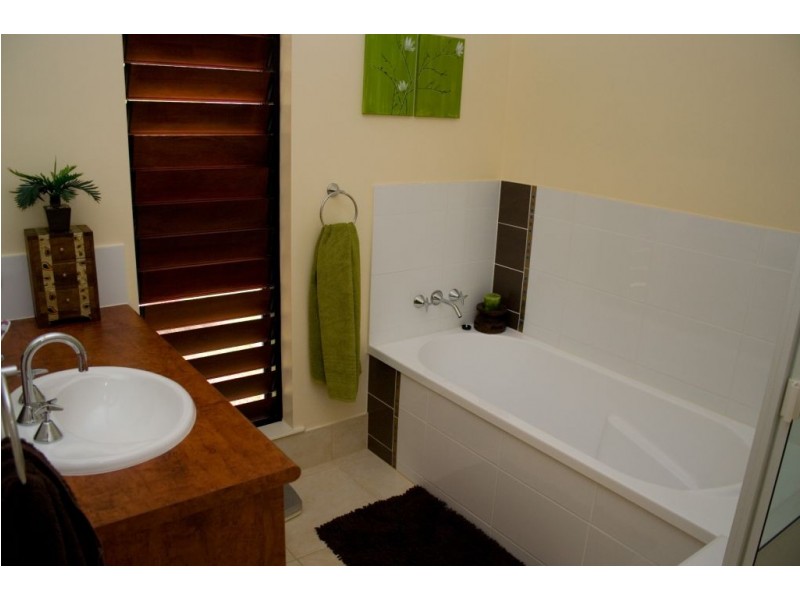 17 BURRANONG STREET, Kewarra Beach QLD 4879