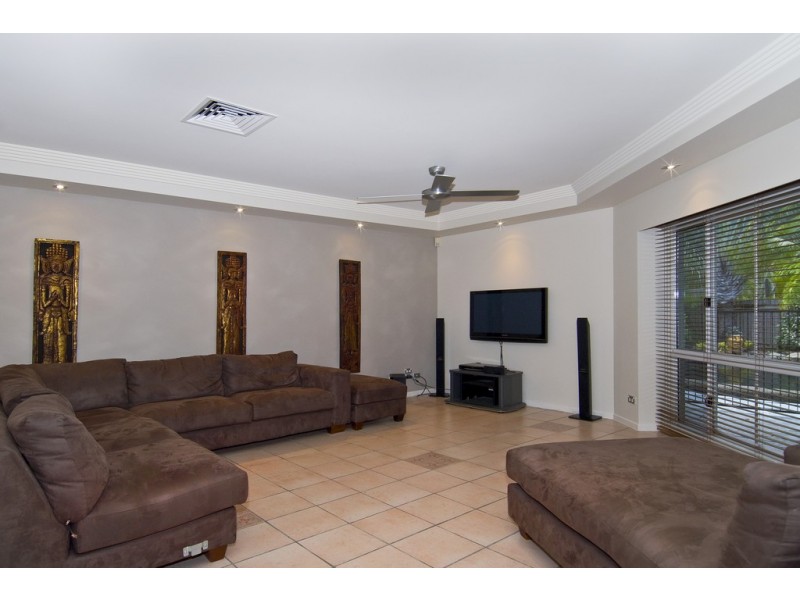 13 PELLOWE STREET, Clifton Beach QLD 4879