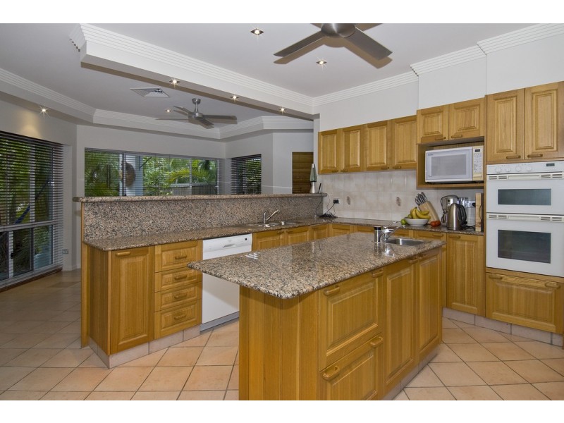 13 PELLOWE STREET, Clifton Beach QLD 4879