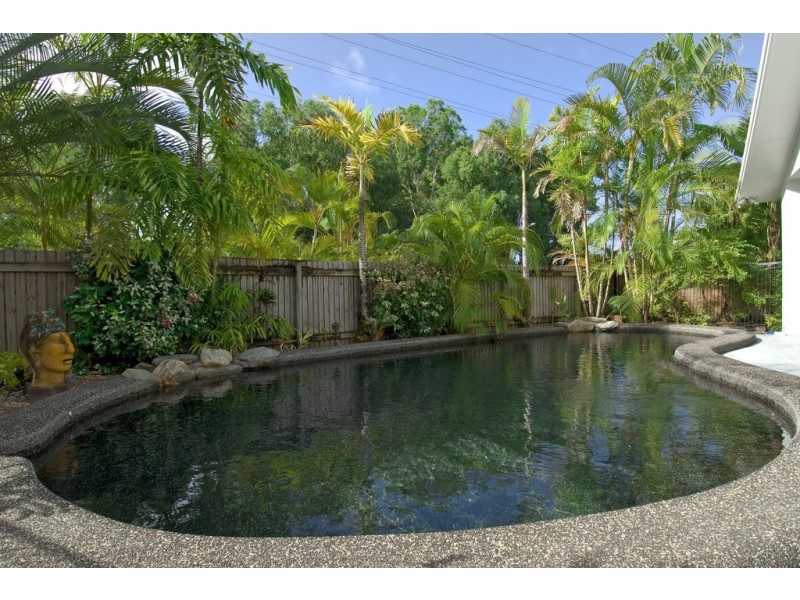 13 PELLOWE STREET, Clifton Beach QLD 4879